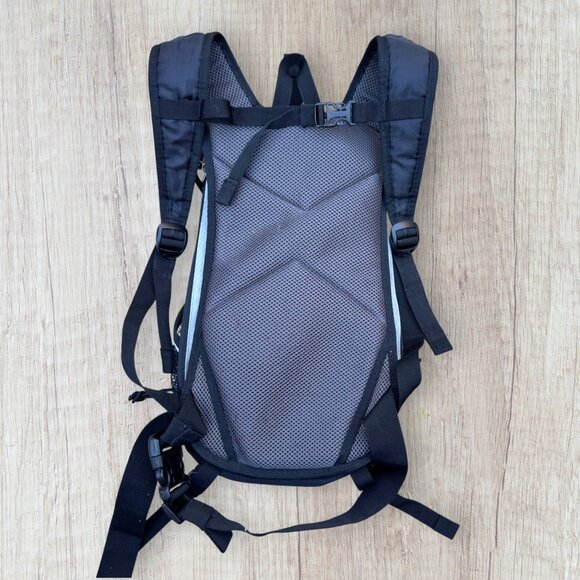 Eddie Bauer Hydration Backpack Blue Gray Outdoor Hiking Biking - Picture 2 of 5